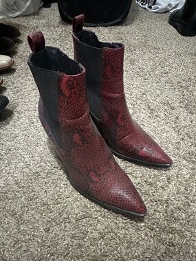 Steve Madden Burgundy Snakeskin Chelsea Ankle Boots
